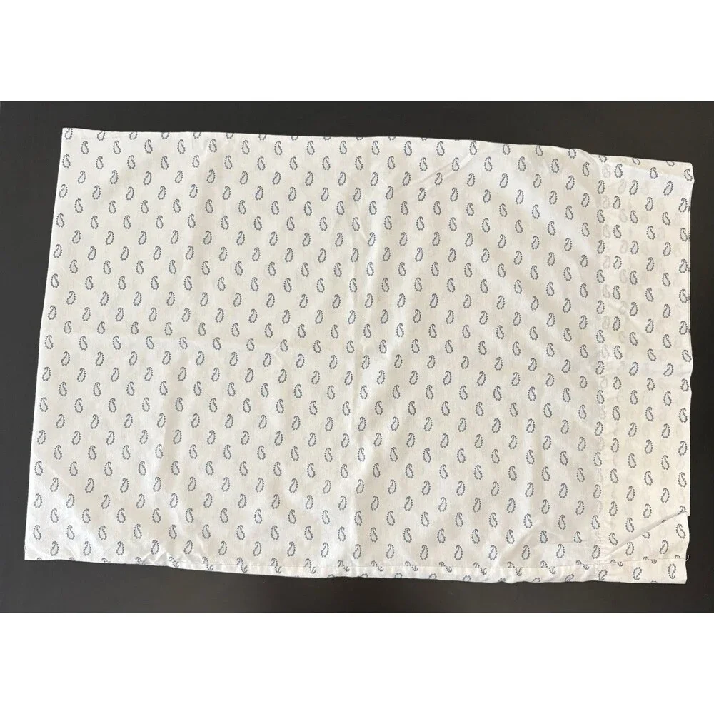 Tommy Hilfiger Standard Pillowcases (2)  100 % Cotton Vintage